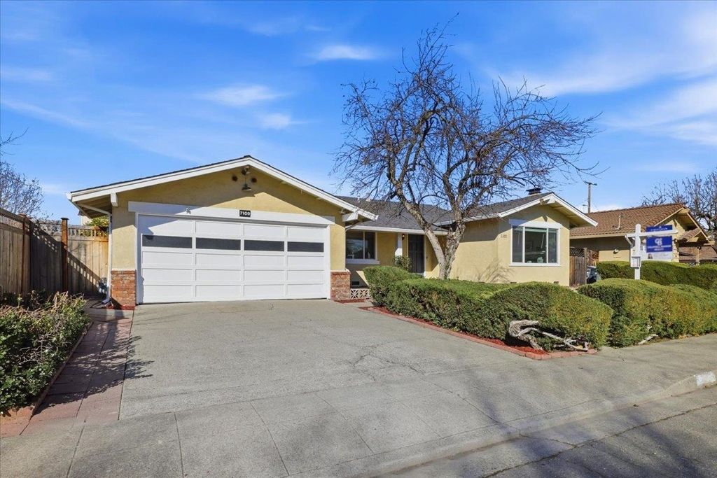 Photo of 7109 Elba Way Way, Dublin, CA 94568 (MLS # 41120754)