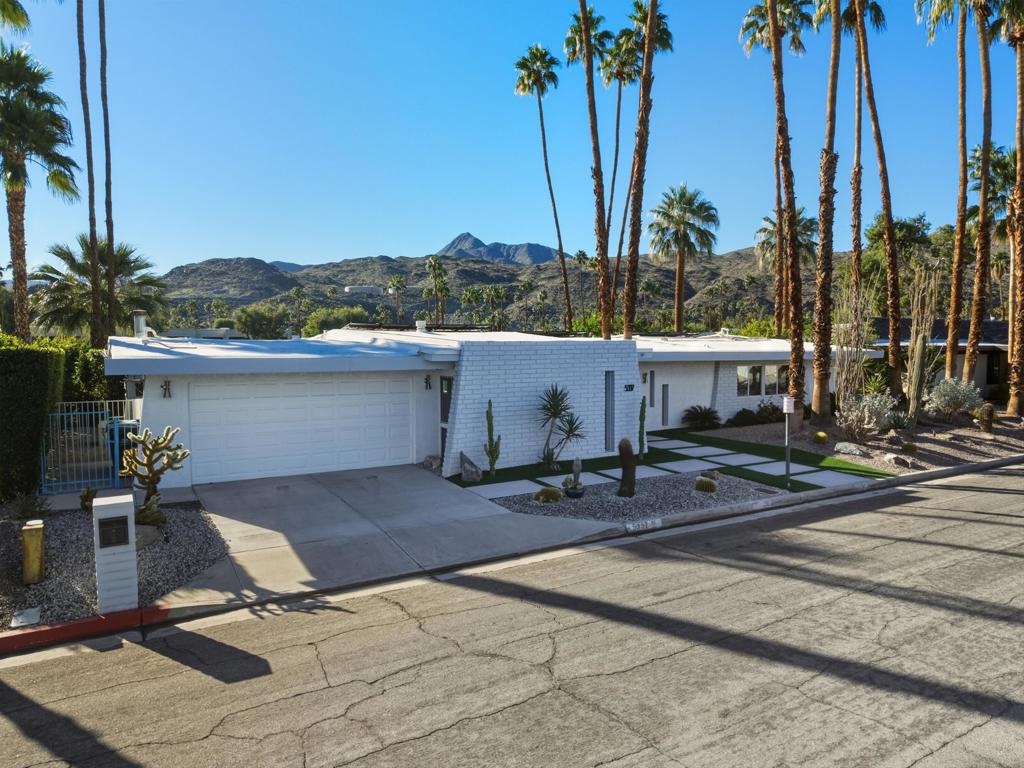 5337 E Lakeside Drive