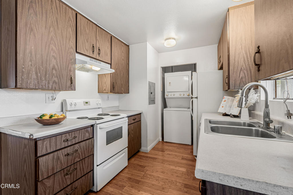 229 S Ventura Road 105