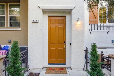 Photo of 806 Sevin Terrace, San Jose, CA 95133 (MLS # ML82026299) Photo of 806 Sevin Terrace, San Jose, CA 95133 (MLS # ML82026299)