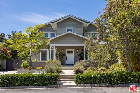 Photo of 1601 N Curson Avenue, Los Angeles, CA 90046 (MLS # 26720217)