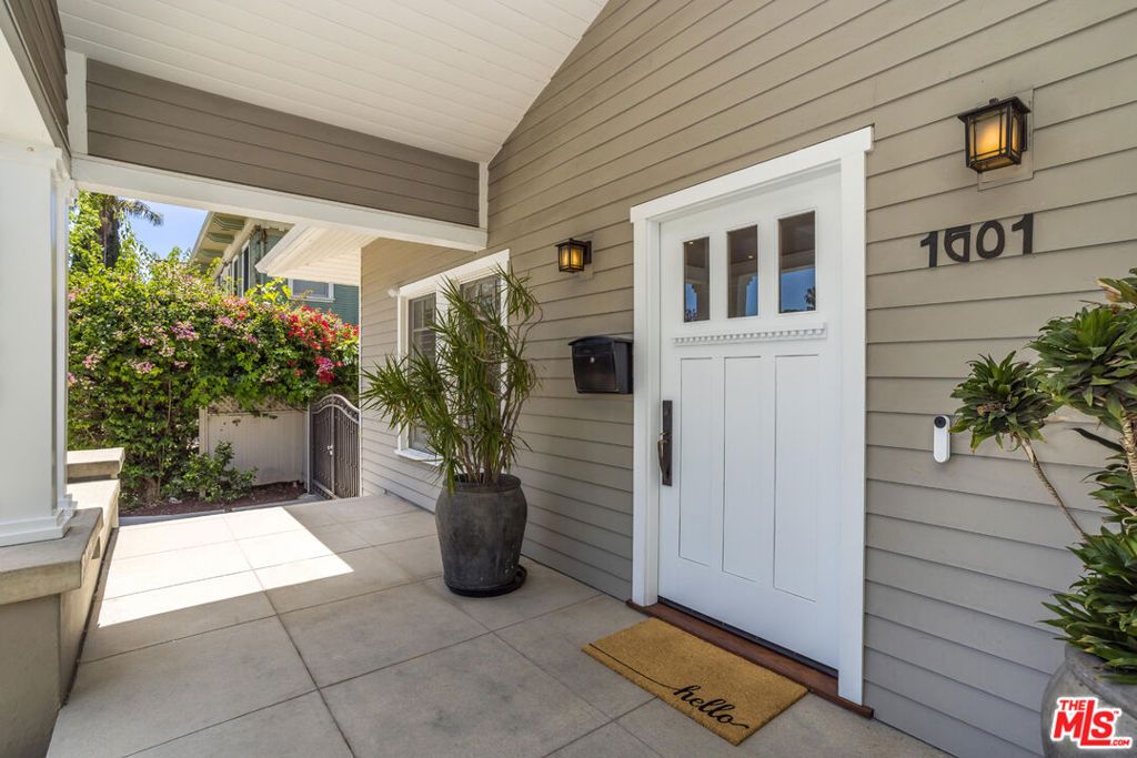 Photo of 1601 N Curson Avenue, Los Angeles, CA 90046 (MLS # 26720217)