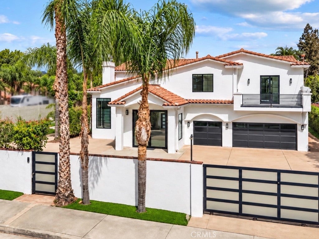 Photo of 23129 Burbank Boulevard, Woodland Hills, CA 91367 (MLS # SR26150223)