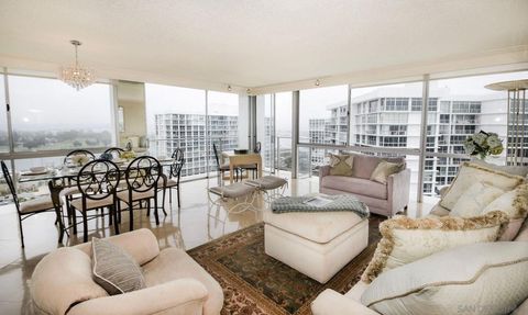 Photo of 1760 Avenida Del Mundo #1409, Coronado, CA 92118 (MLS # 250032075SD)