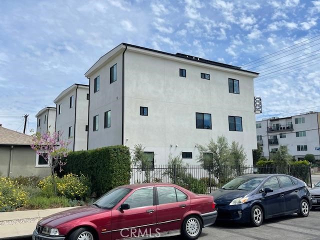 11451 W Victory Boulevard