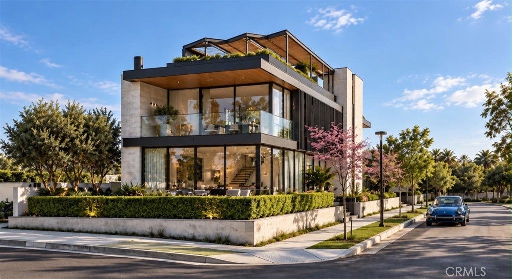 300 Narcissus, Corona Del Mar CA 92625 - Photo 1