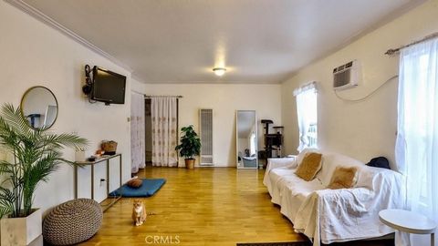 6414 S Hoover Street Los Angeles CA 90044