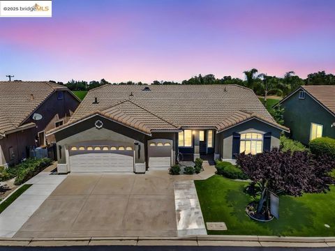 Photo of 909 Suntan Lane Ln, Brentwood, CA 94513 (MLS # 41116755)