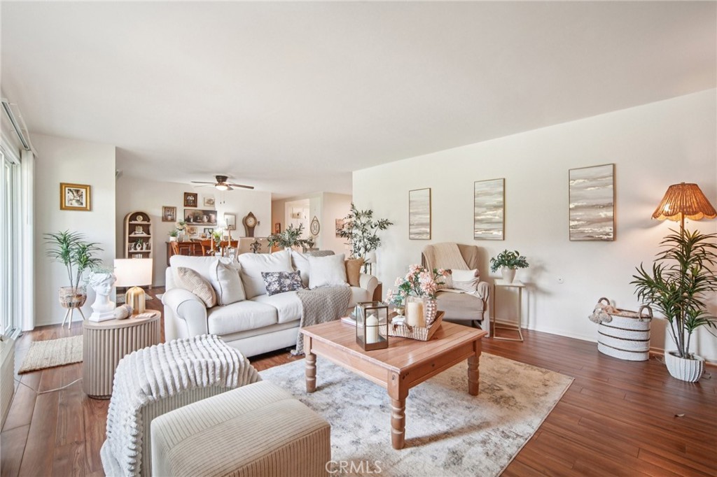 2402 Via Mariposa W 1E