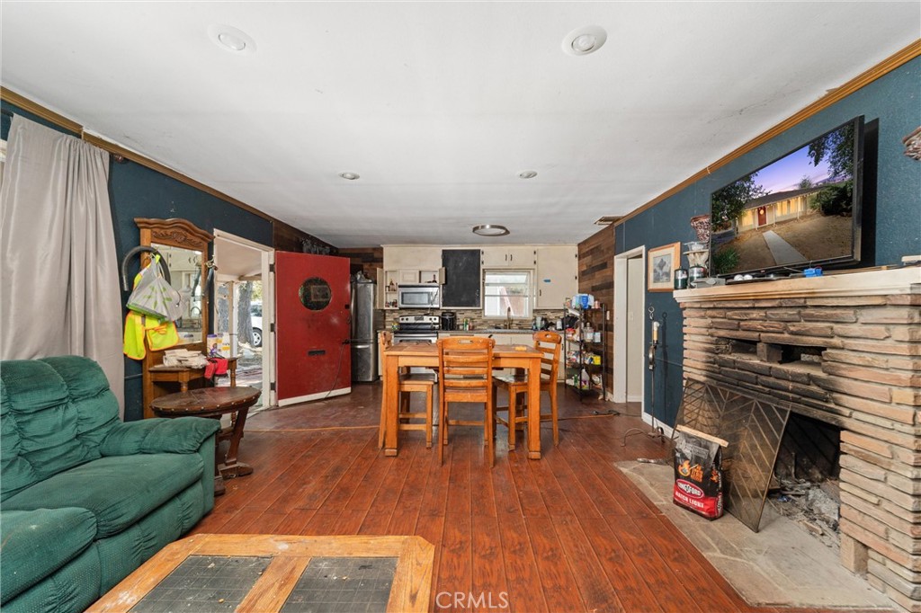 18604 Ellis Drive