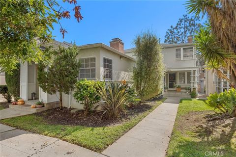 Photo of 10366 Ashton Avenue, Los Angeles, CA 90024 (MLS # SB25258506)