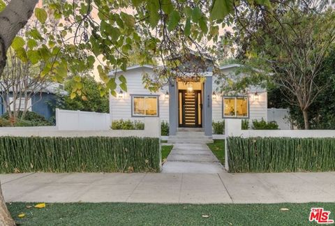 Photo of 4420 Calhoun Avenue, Sherman Oaks, CA 91423 (MLS # 26834937)