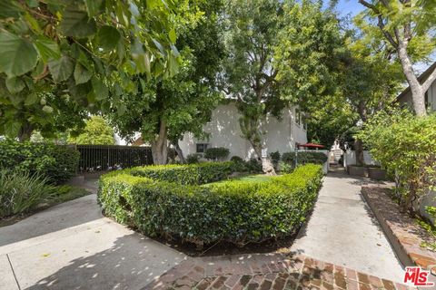 Tiny photo for 18555 Collins Street #C11, Tarzana, CA 91356 (MLS # 26742917)