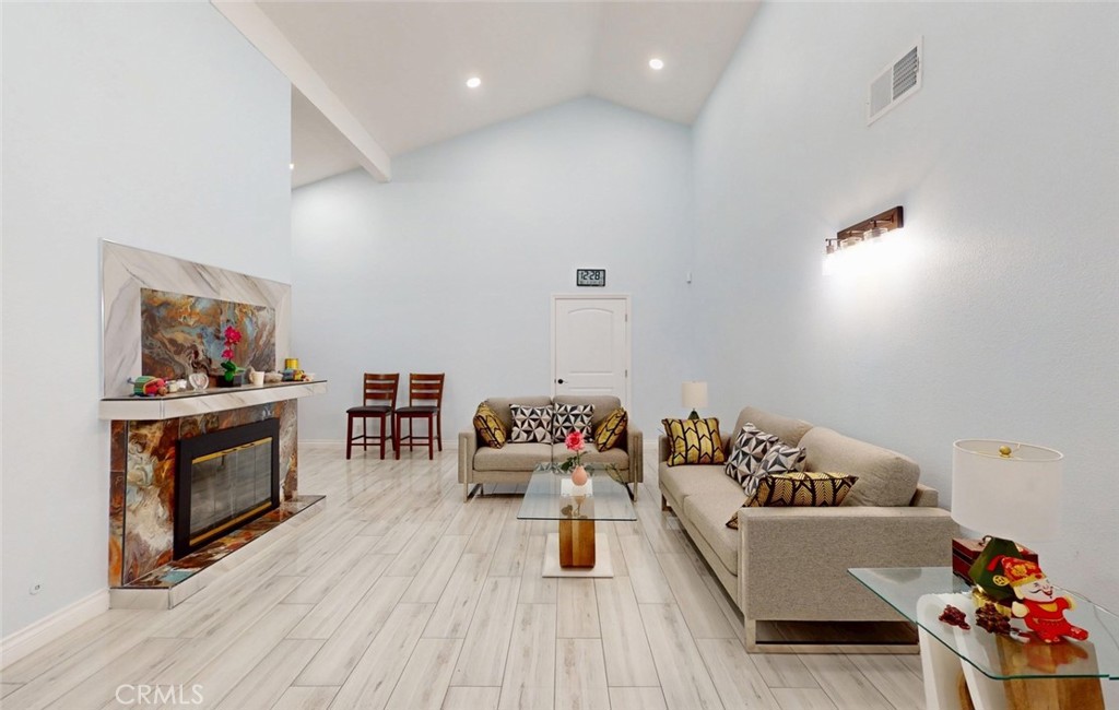 6124 E Camino Correr