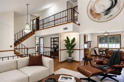Photo of 3003 Mesa Verde Drive, Burbank, CA 91504 (MLS # BB26031135)