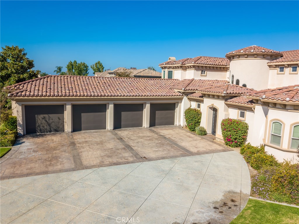 670 Pinnacle Ridge Road