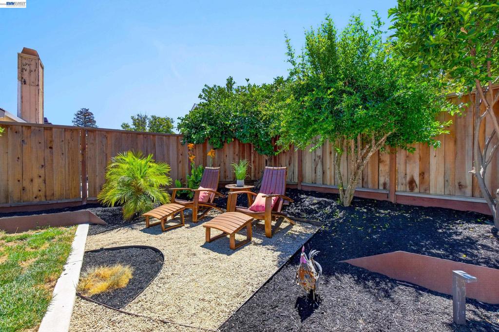 5453 Moonflower Way