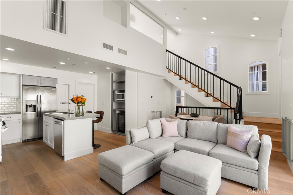 606 1/2 Marigold Avenue