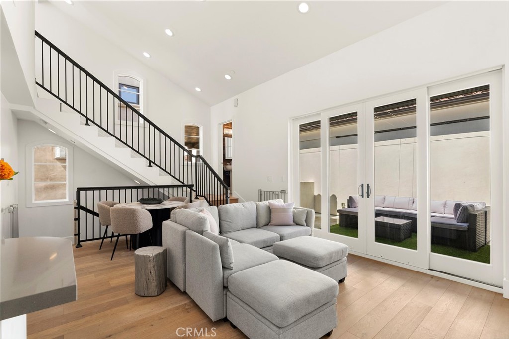 606 1/2 Marigold Avenue