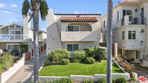 Tiny photo for 210 S Lucia Avenue, Redondo Beach, CA 90277 (MLS # 25560479)