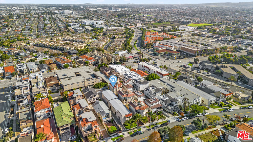 The property consists of a 5,013 SF building situated on a7,827 SF lot, built in 1971. Each unit offers townhomes style unit. The building has (1) 3-bed/2.5-bath and (3) 2-bed/1.5-bath units with private patios &private balconies for each unit, an on-site laundry facility, and (3) 2-car garages. Given the ideal location and in-place income, this is an excellent opportunity for an owner/user or a yield-focused investor to acquire an asset in Prime Redondo Beach.
