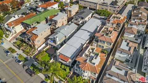 Tiny photo for 210 S Lucia Avenue, Redondo Beach, CA 90277 (MLS # 25560479)