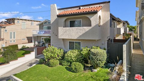 Tiny photo for 210 S Lucia Avenue, Redondo Beach, CA 90277 (MLS # 25560479)