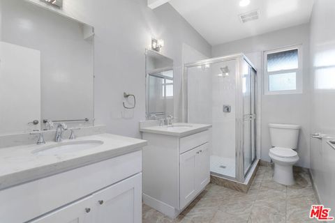 Tiny photo for 210 S Lucia Avenue, Redondo Beach, CA 90277 (MLS # 25560479)