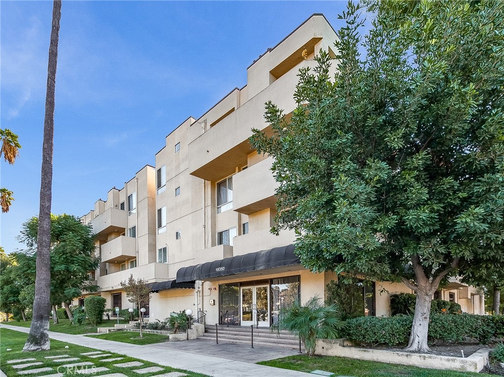 19350 Sherman Way Way 124, Reseda CA 91335