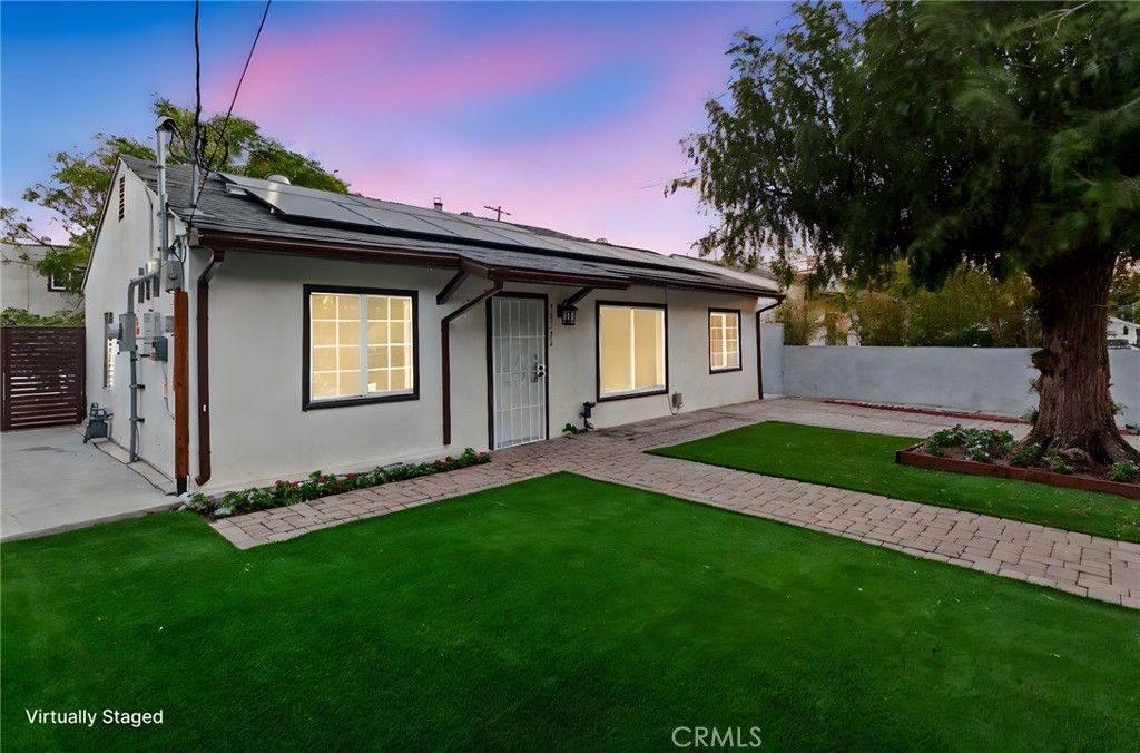 Photo of 14594 Lyle Street, Sylmar, CA 91342 (MLS # SR25248740)