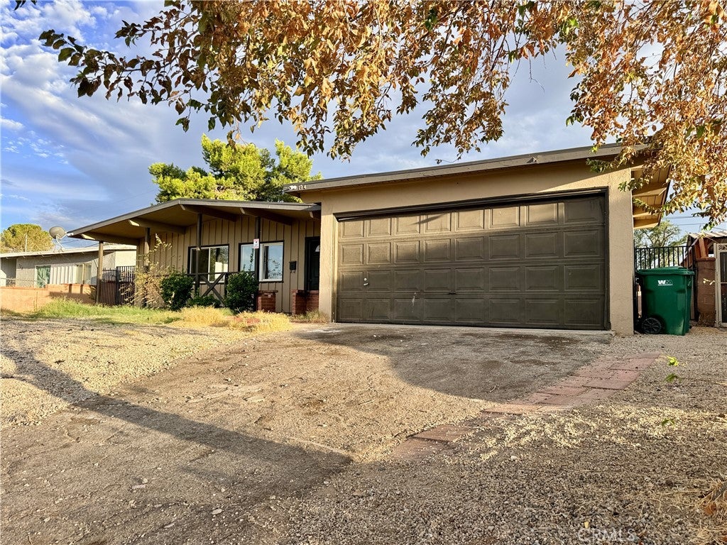 734 Woodgate