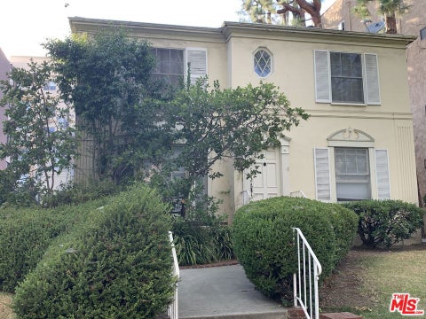 Photo of 325 N Palm Drive #F, Beverly Hills, CA 90210 (MLS # 26986699)