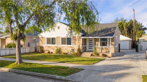 6049 Whitewood Avenue Lakewood CA 90712