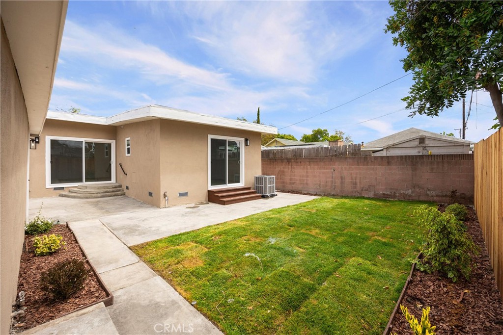 6049 Whitewood Avenue