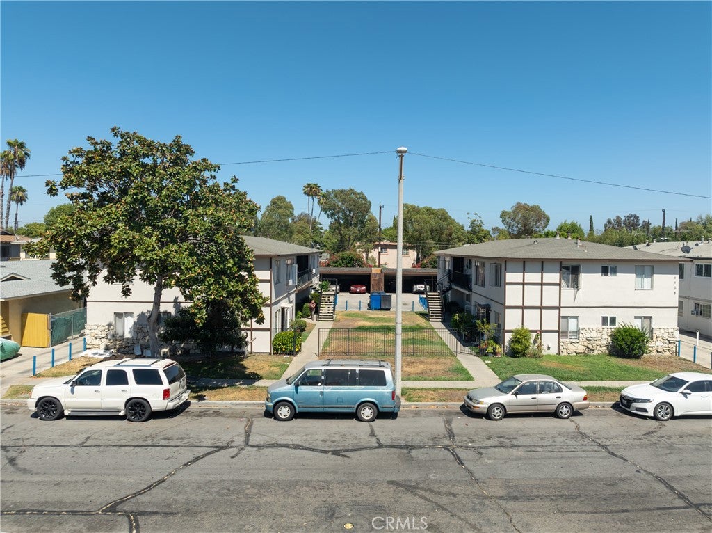 1138 1142 N Mayfair
