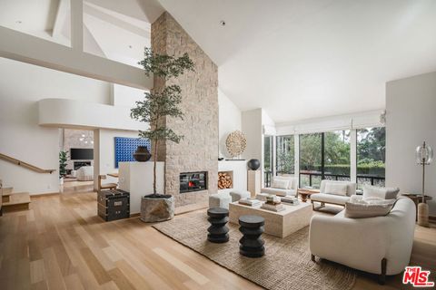 Tiny photo for 315 Calle Elegante, Santa Barbara, CA 93108 (MLS # 25602409)