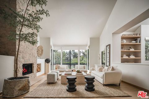 Tiny photo for 315 Calle Elegante, Santa Barbara, CA 93108 (MLS # 25602409)