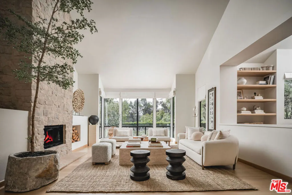 Santa Barbara, California 93108, United States, 3 Bedrooms Bedrooms, ,3 BathroomsBathrooms,Residential,Active,223810