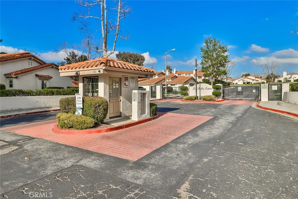 Photo of 579 Spyglass Ln, Newbury Park, CA 91320 (MLS # SR26056398)