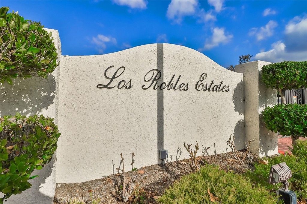 Photo of 579 Spyglass Ln, Newbury Park, CA 91320 (MLS # SR26056398)