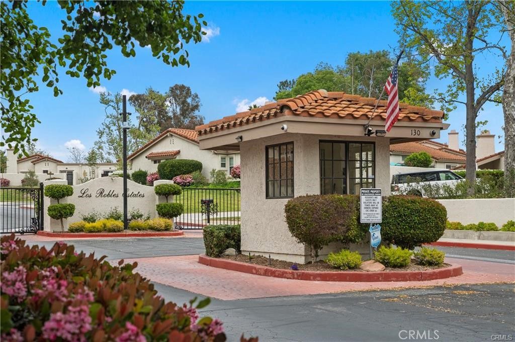 Photo of 579 Spyglass Ln, Newbury Park, CA 91320 (MLS # SR26056398)