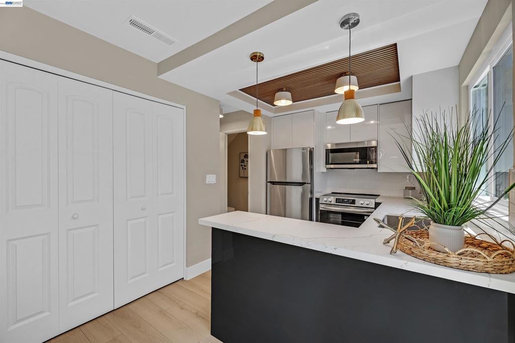 3153 Cochise Way