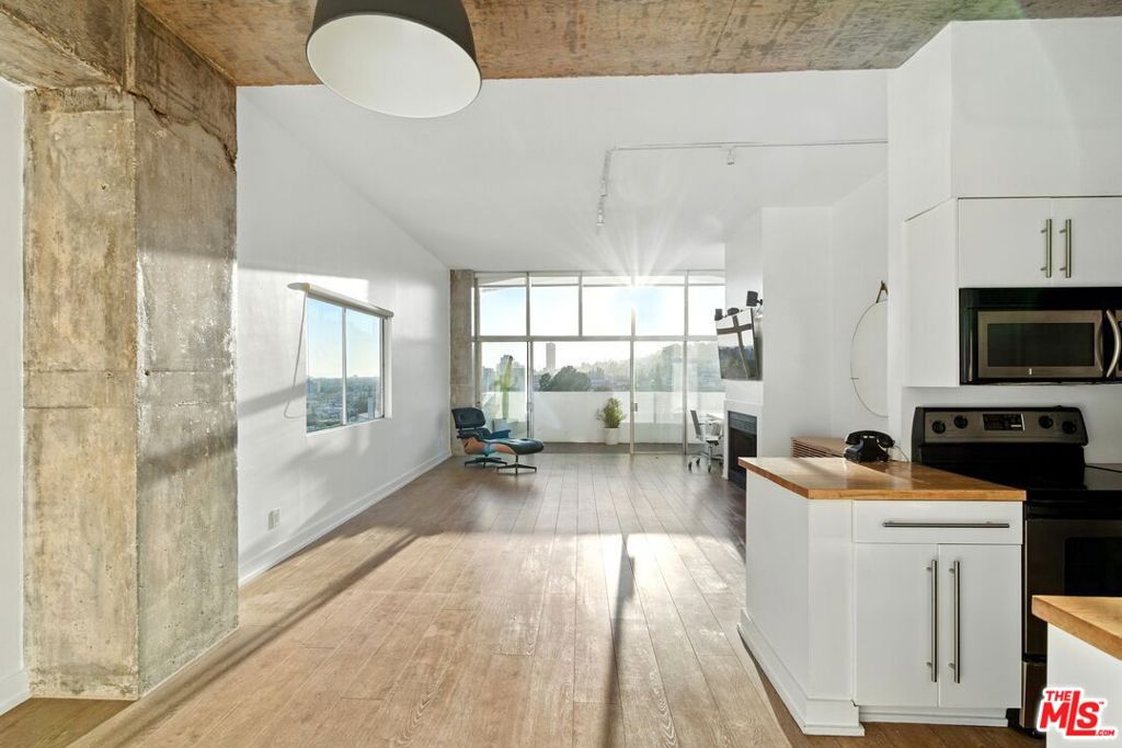 Properties 1 1155 N La Cienega Boulevard 5