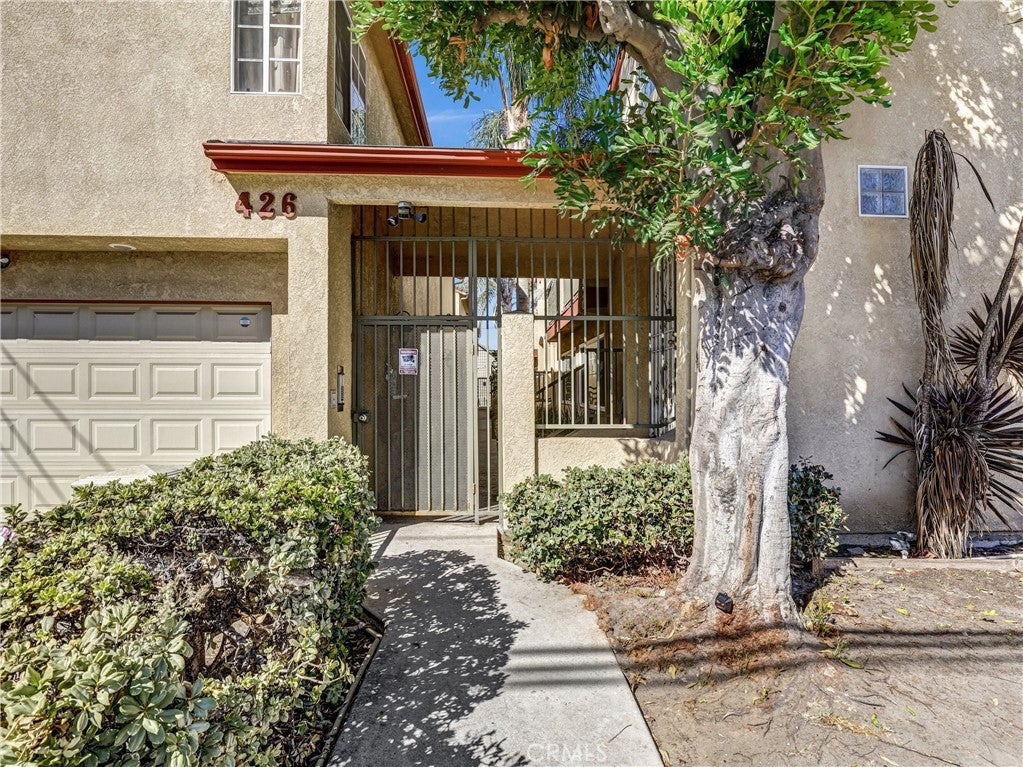 426 W 12th Street 4