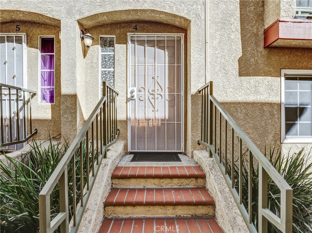 426 W 12th Street 4