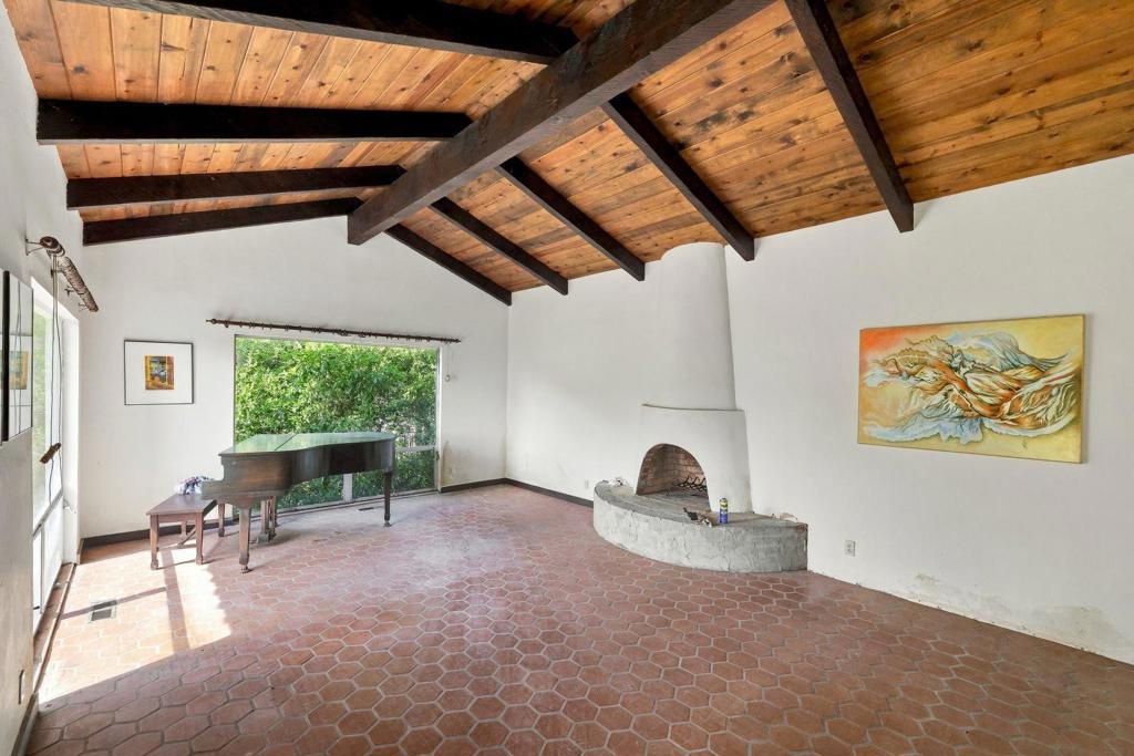 578 Portola Avenue