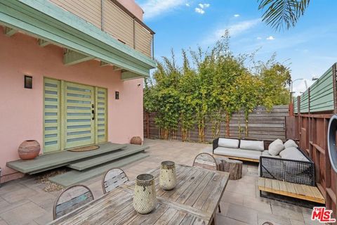 Photo of 621 Rose Avenue #B, Venice, CA 90291 (MLS # 26831975)