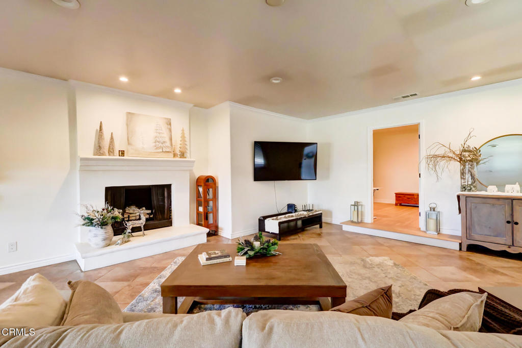 1615 E Mardina Street