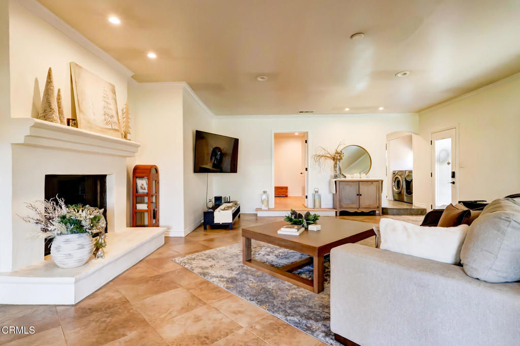 1615 E Mardina Street