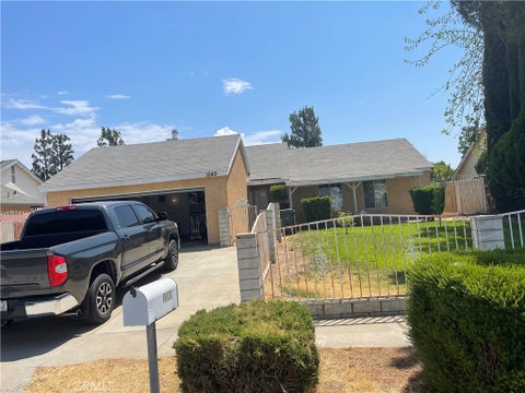 Photo of 1049 S Alice Avenue, Rialto, CA 92376 (MLS # IV26202828)